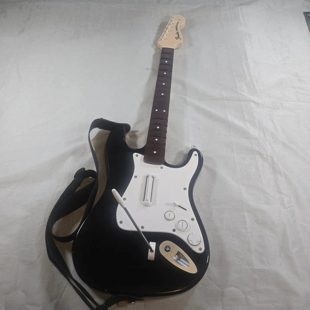 Rock Band 4 PS4 Fender Stratocaster Wireless Guitar 91261 Powers On No Dongle